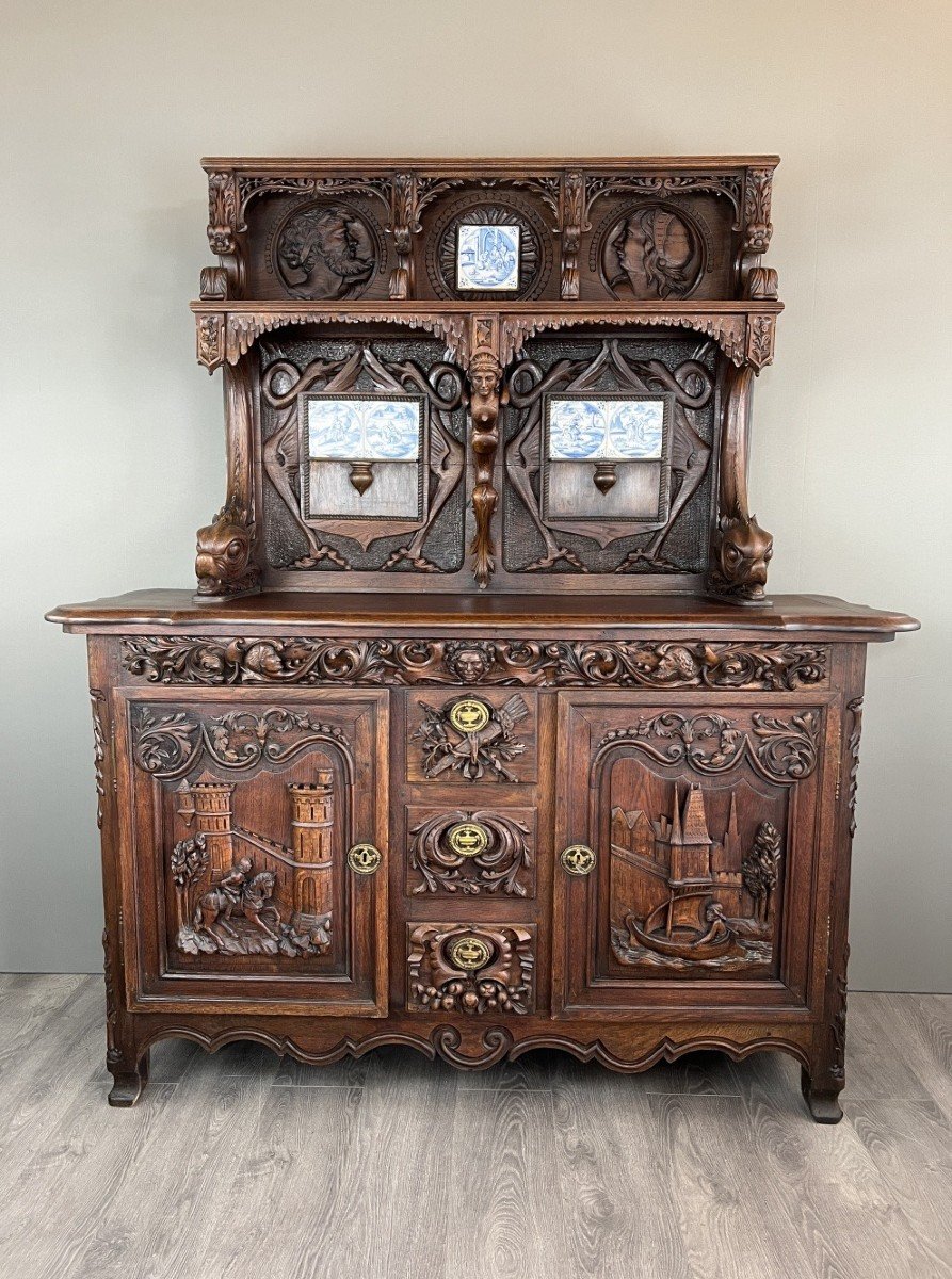 Buffet Ancien Sculpté, XIXe Siècle