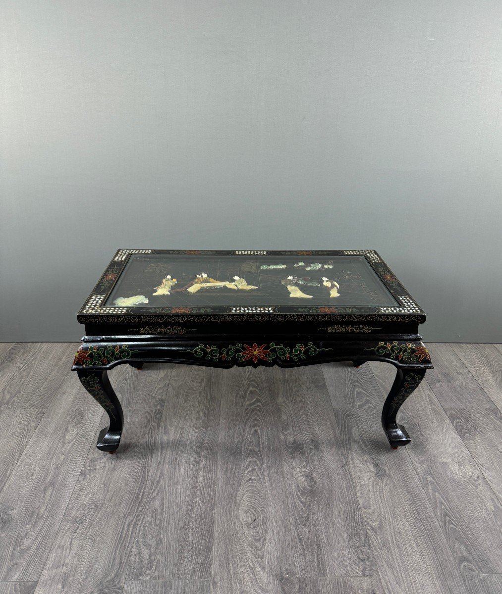 Table Basse Chinoise Laquée Et Incrustée, XXe Siècle