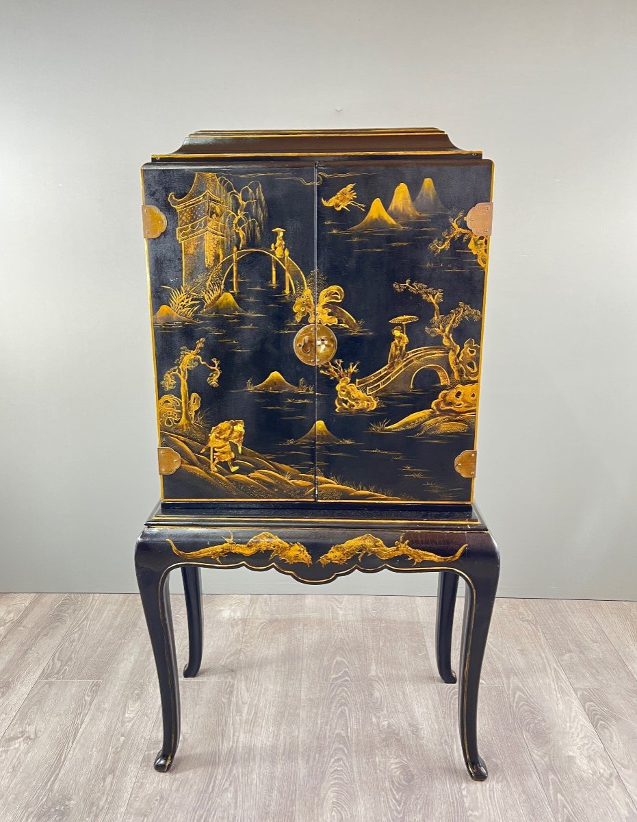 Armoire Cabinet Chinois Laqué, XIXe Siècle