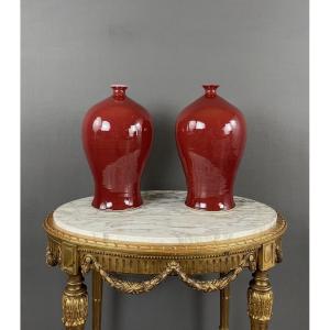 Paire De Vases Rouges En Céramique, XXe Siècle
