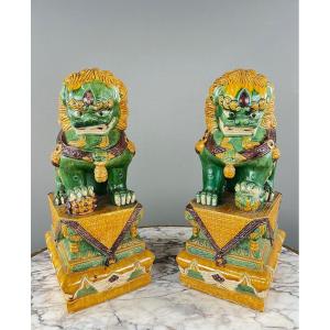 Pair Of Guardian Lions In Glazed Ceramic, China, 20th Century