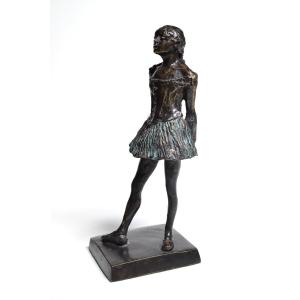 Figurine En Bronze Patiné Petite Danseuse De Quatorze Ans Par Degas 20e Siècle