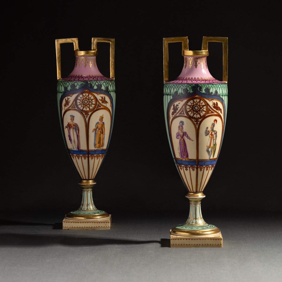 Dihl et Guérhard - très rare paire de vases "fuseau" à décor Troubadour - porcelaine vers 1820-photo-4