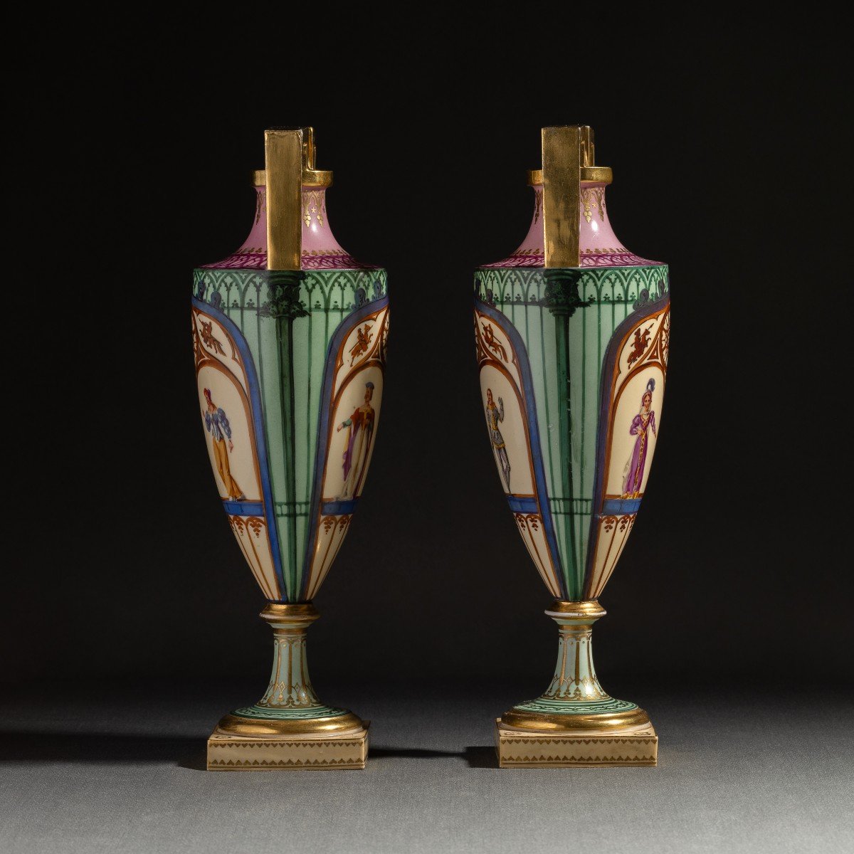 Dihl et Guérhard - très rare paire de vases "fuseau" à décor Troubadour - porcelaine vers 1820-photo-4