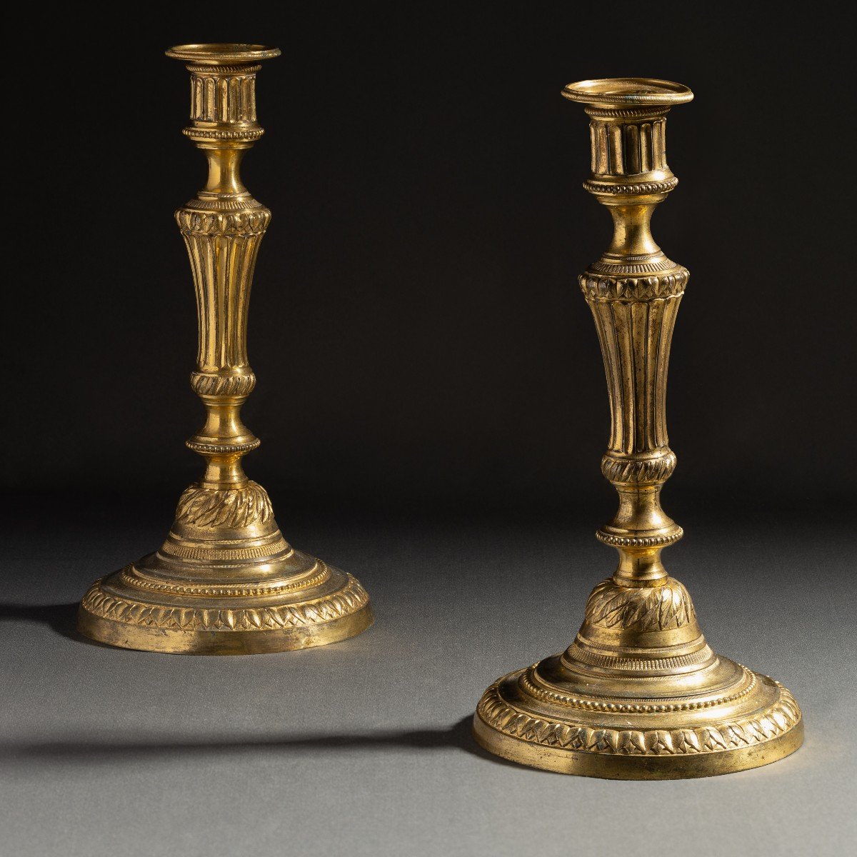 Paris, Transition Period - Pair Of Large Ormolu Bronze Candlesticks-photo-3