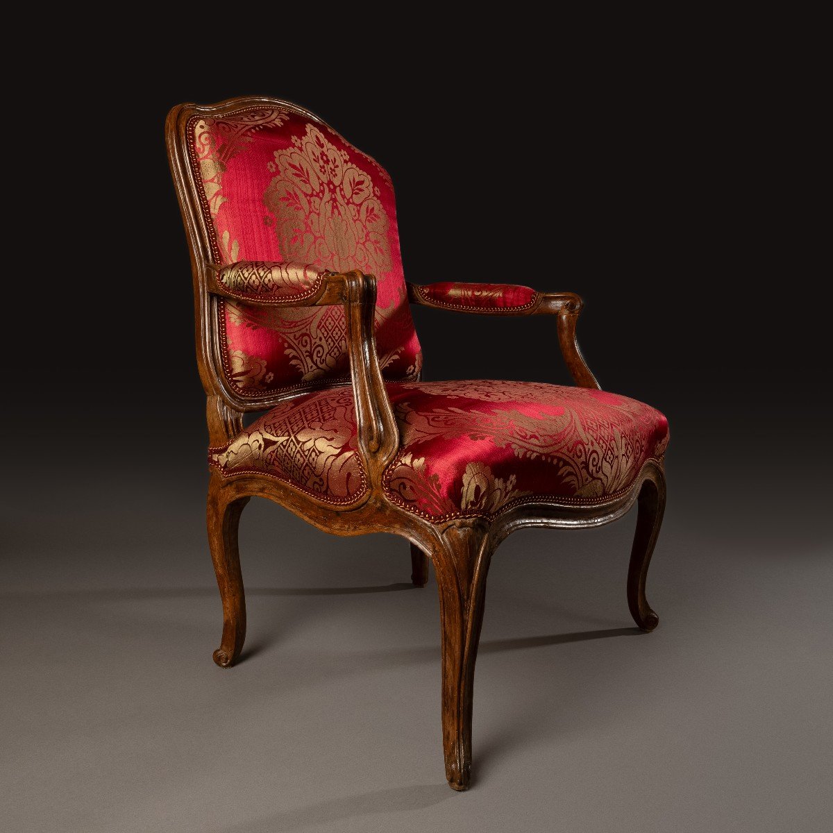 NQ Foliot, maître en 1729 - fauteuil à la reine - bois naturel et soie-photo-2