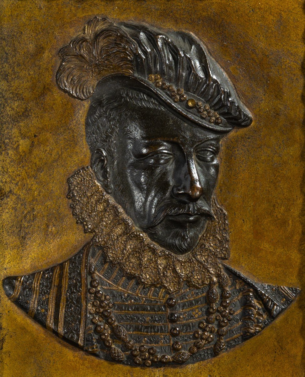 Entourage By Germain Pilon, Late 16th Century - Repoussé Portrait Of Charles Ix-photo-2