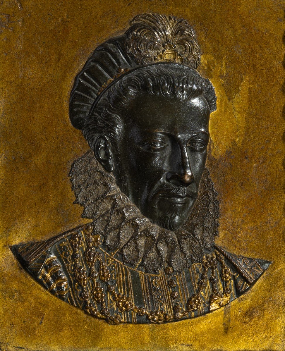 Entourage By Germain Pilon, Late 16th Century - Repoussé Portrait Of Henri III-photo-2