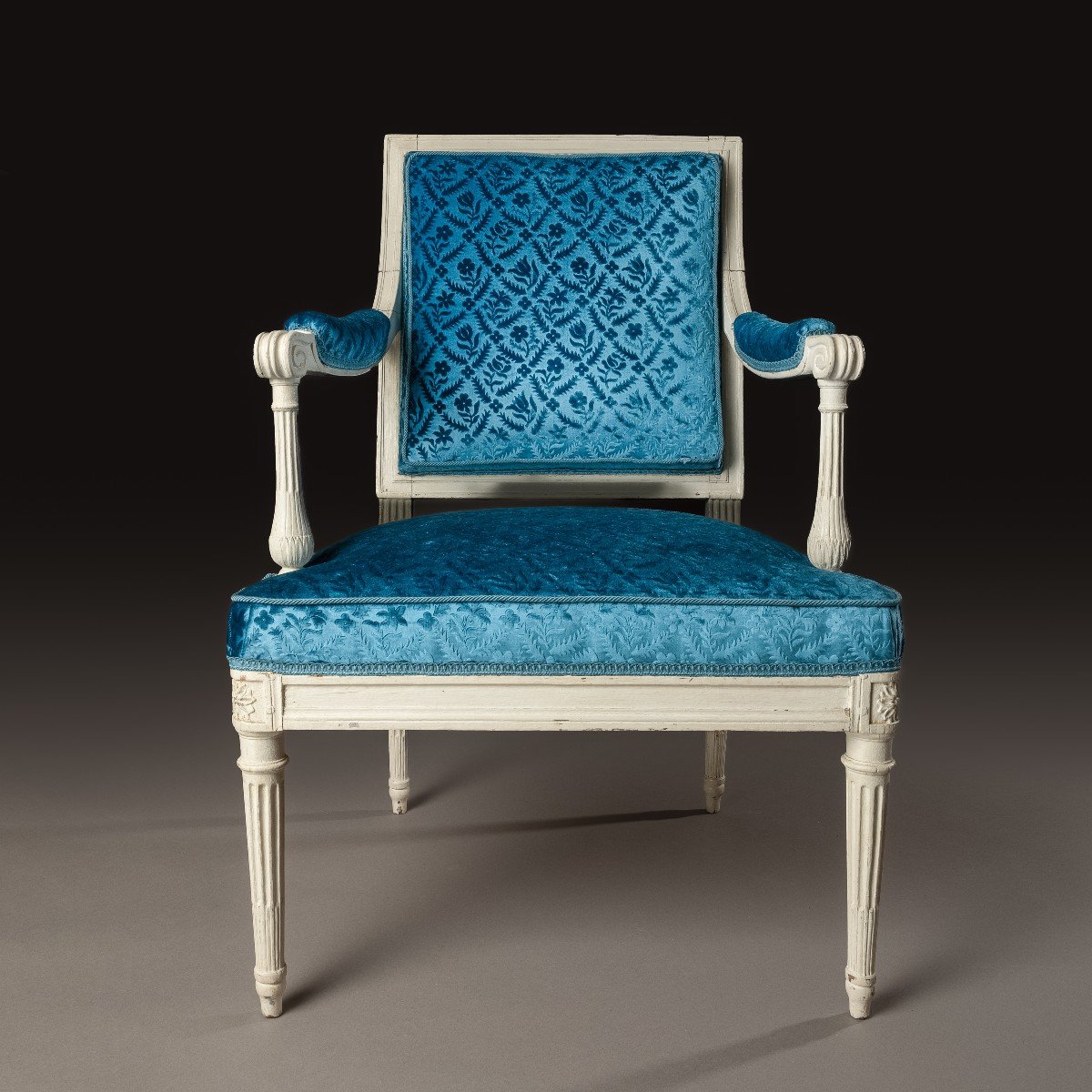 Georges Jacob, maître en 1765 - fauteuil à la Reine en hêtre laqué et velours de soie-photo-4