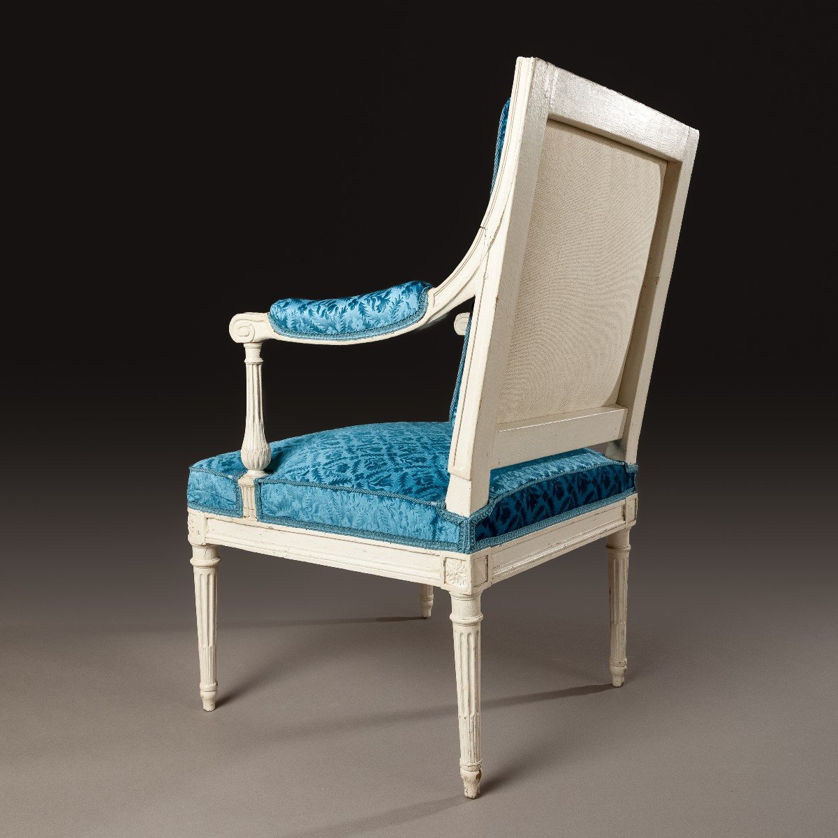 Georges Jacob, maître en 1765 - fauteuil à la Reine en hêtre laqué et velours de soie-photo-2