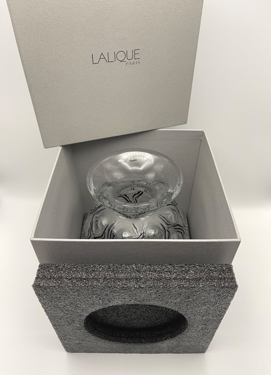 Lalique - Black Enamelled “thorn” Vase-photo-1