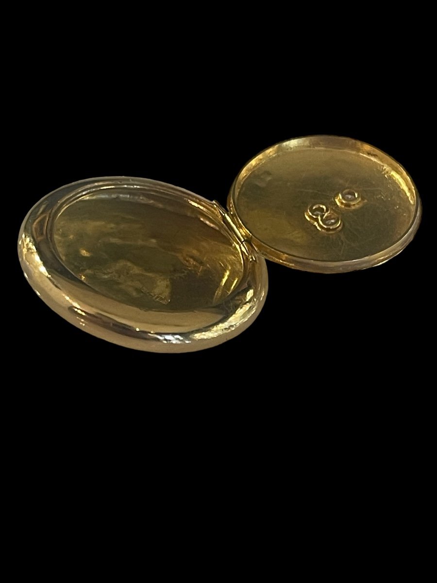 Pill Box In Gold And Diamonds-photo-2