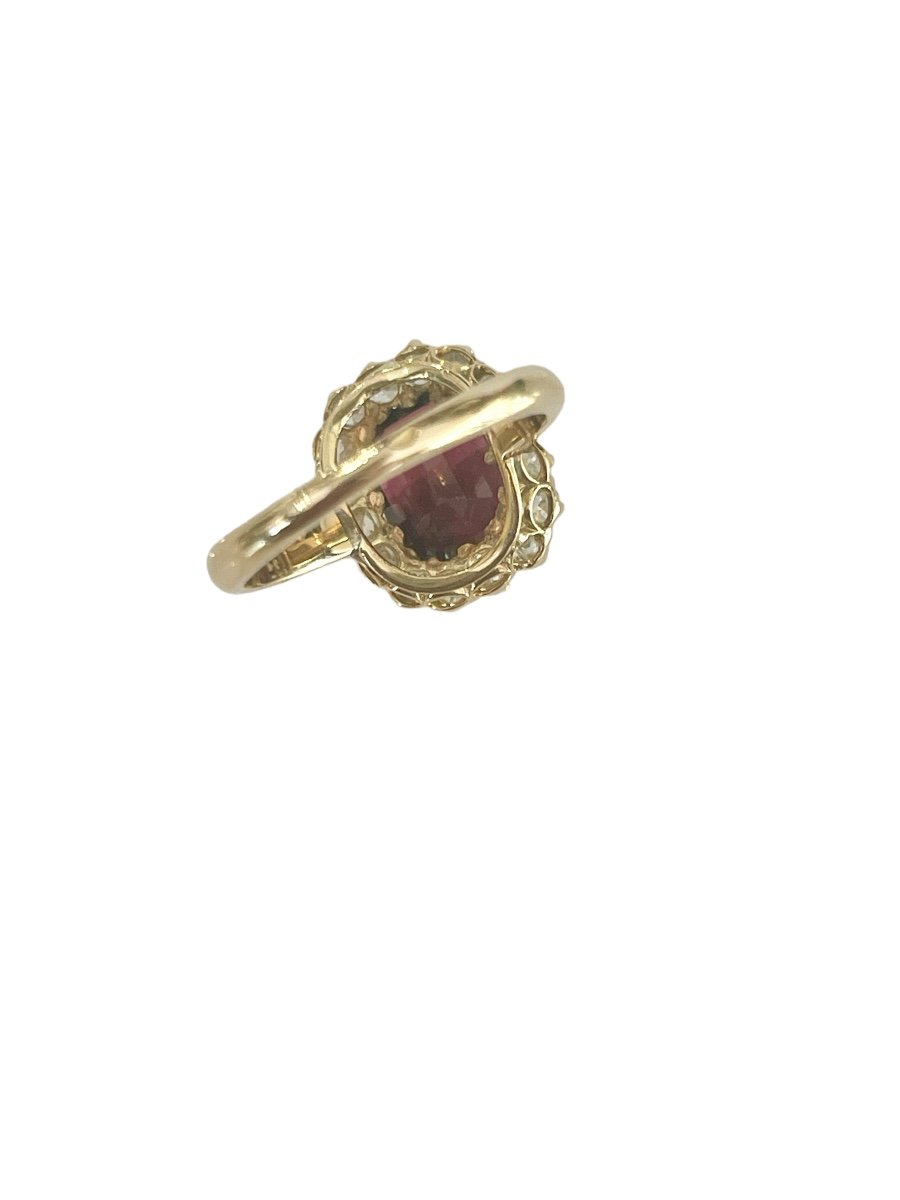 Pompadour Ring In Gold, Adorned With A Garnet And Diamonds-photo-3