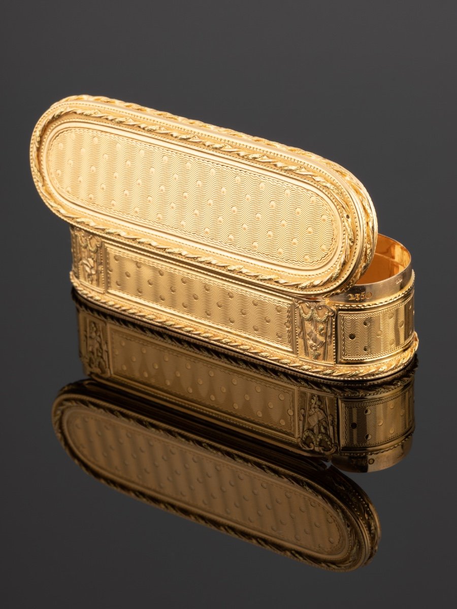 Louis XVI Gold Snuff Box-photo-4