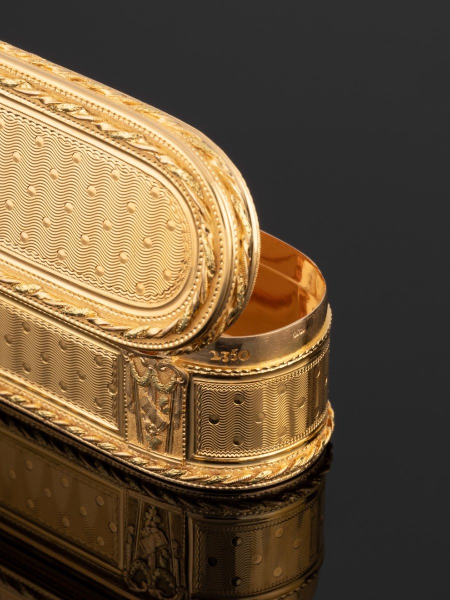 Louis XVI Gold Snuff Box-photo-2