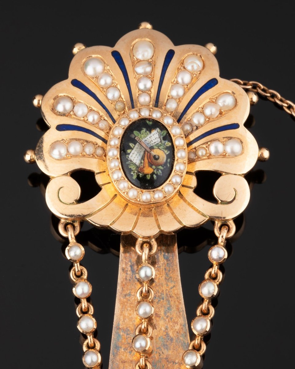 Linzeler: Chatelaine In Gold, Enamel And Fine Pearls-photo-4