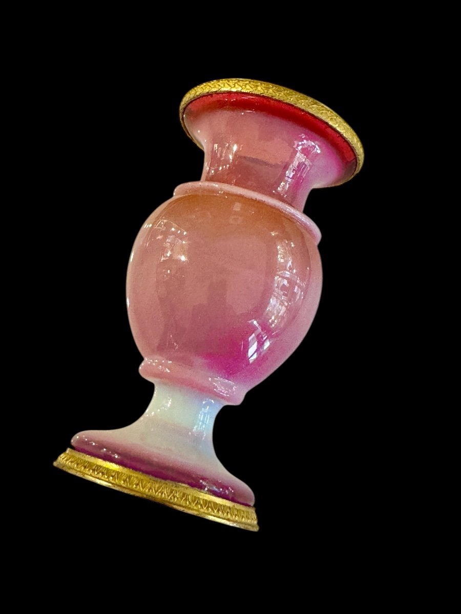 Pigeon Throat Pink  Opaline Vase-photo-3