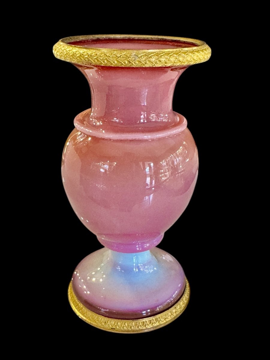 Pigeon Throat Pink  Opaline Vase