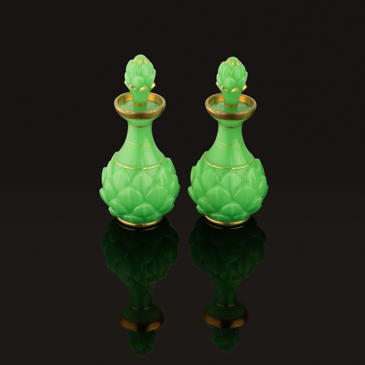 Baccarat: Pair Of Green Opaline Bottles-photo-2