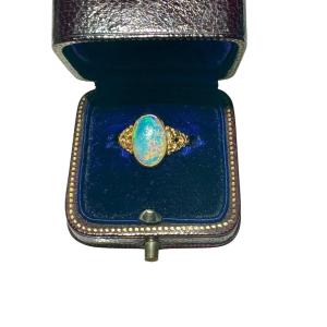 Bague Art-nouveau Ornée d'Une Opale