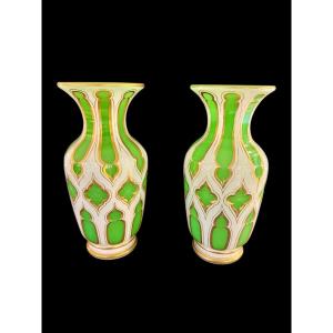 Paire De Vases En Opaline Overlay 