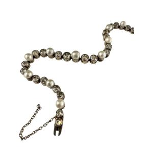 Diamond And Natural  Pearls Line Bracelet 