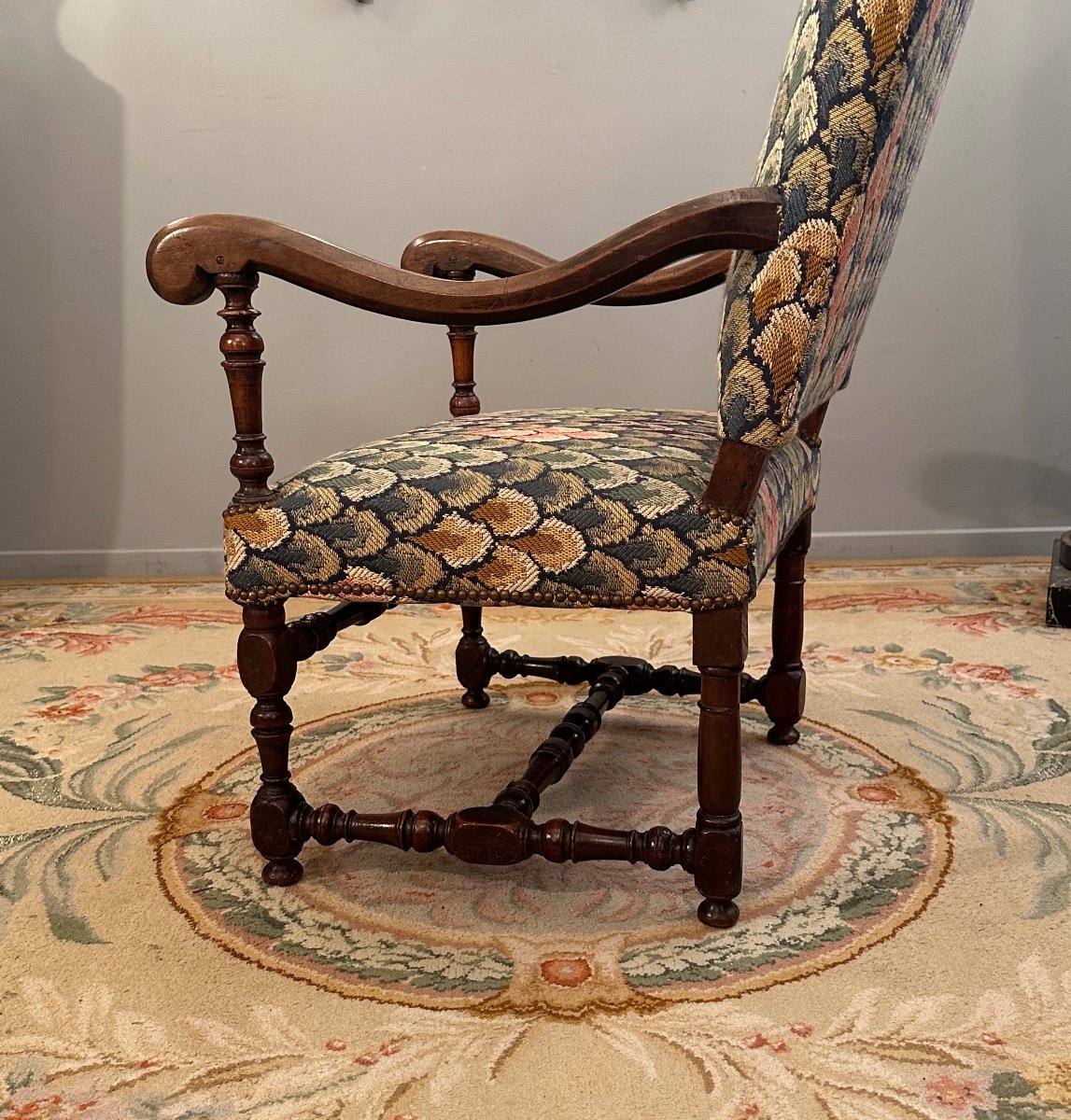 Fauteuil A Dossier Plat En Noyer Et Son Repose Pied d'Epoque Louis XIV-photo-2