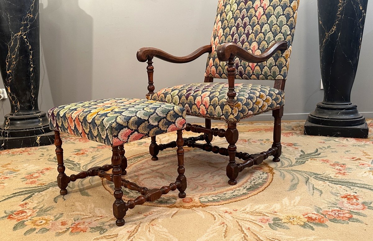 Fauteuil A Dossier Plat En Noyer Et Son Repose Pied d'Epoque Louis XIV-photo-4