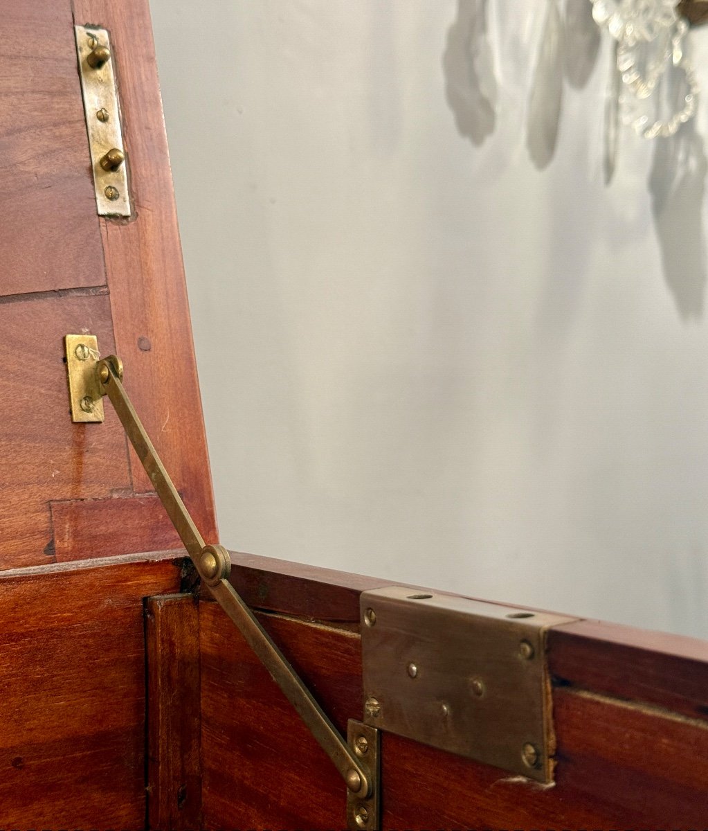 Small Chest Of Drawers Known As Master's Chest In Mahogany From The Louis XVI Period, Circa 1780-photo-5