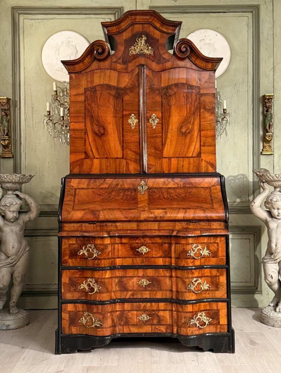 Cabinet Baroque En Noyer Du XVIIIème, Allemagne, Vers 1720