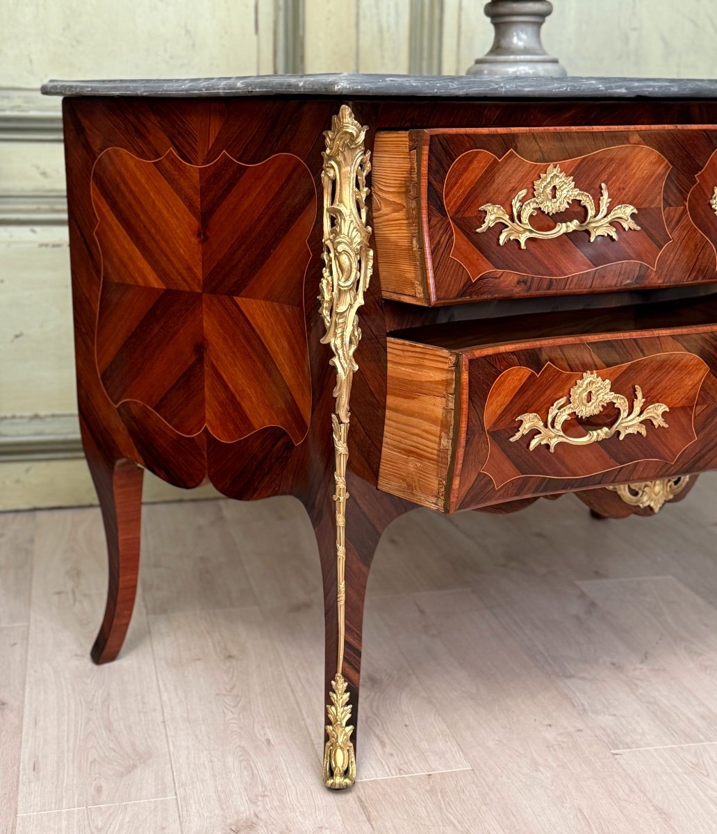 Commode Sauteuse En Marqueterie d'Epoque Louis XV Vers 1750-photo-4