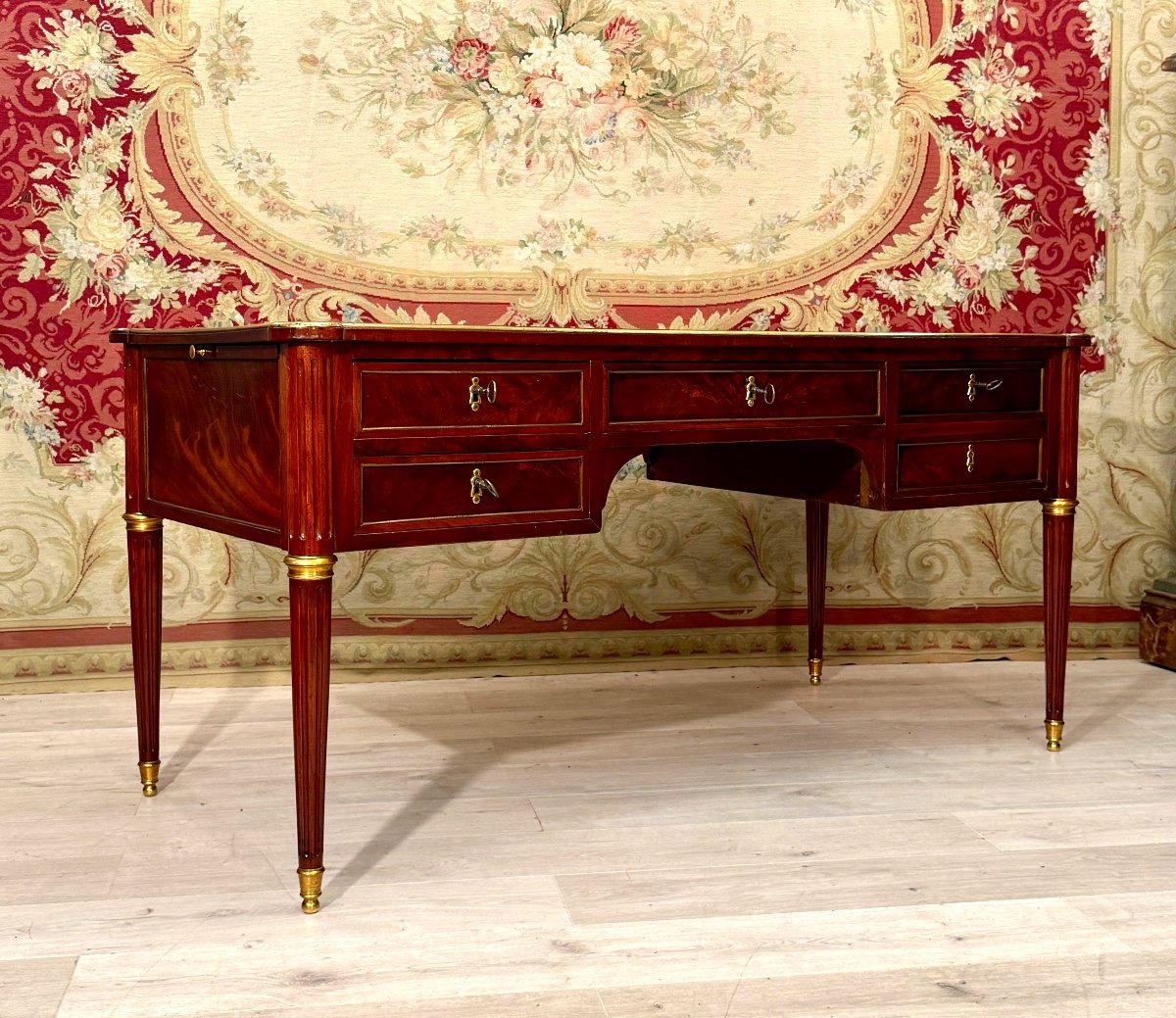 Important Louis XVI Period Mahogany Bureau Plat, Circa 1780-photo-2