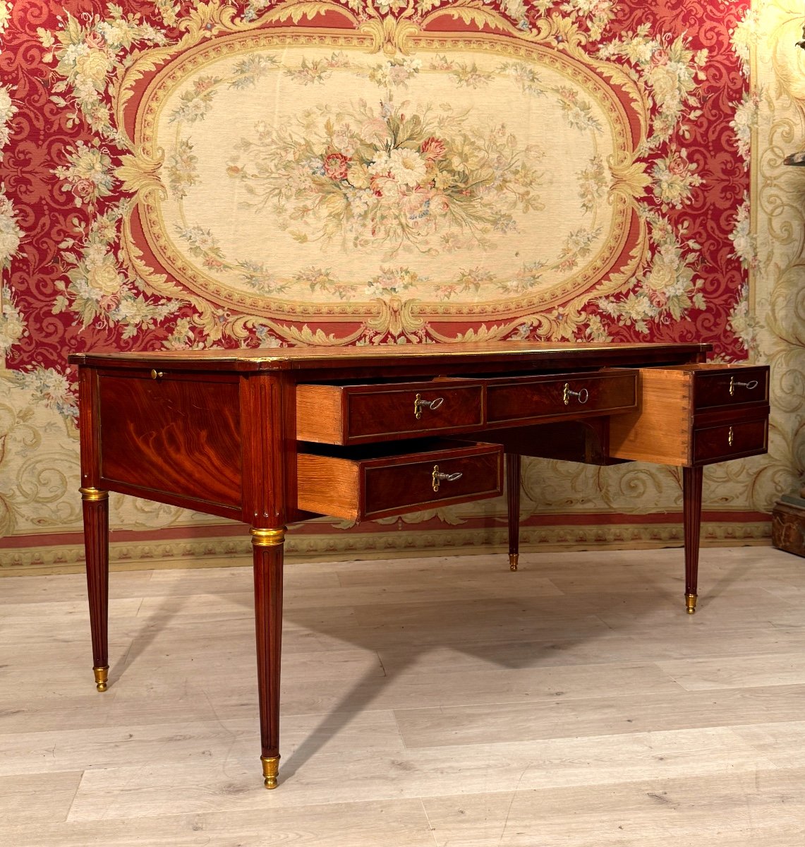 Important Louis XVI Period Mahogany Bureau Plat, Circa 1780-photo-3