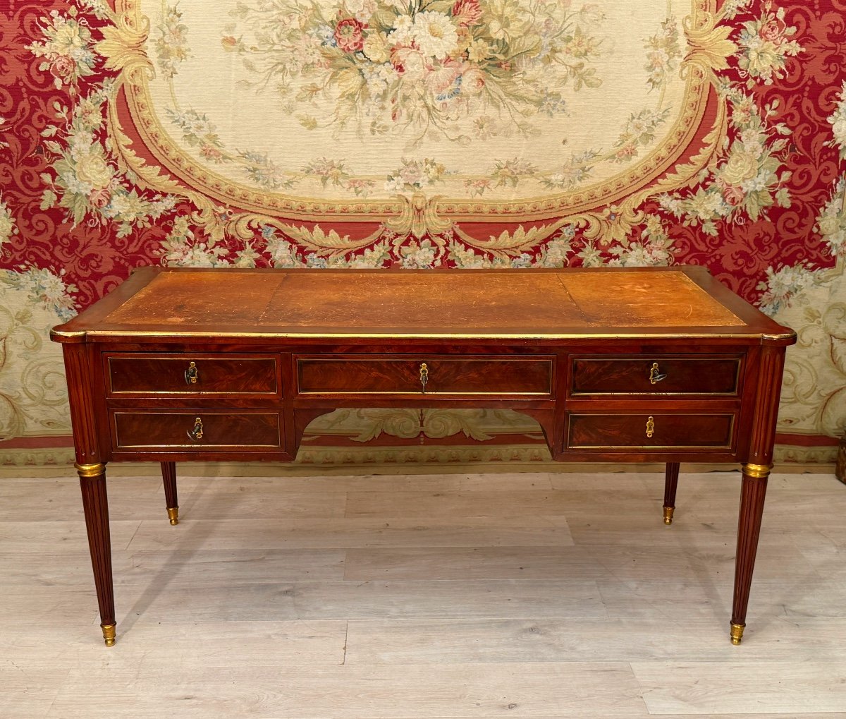 Important Louis XVI Period Mahogany Bureau Plat, Circa 1780-photo-5