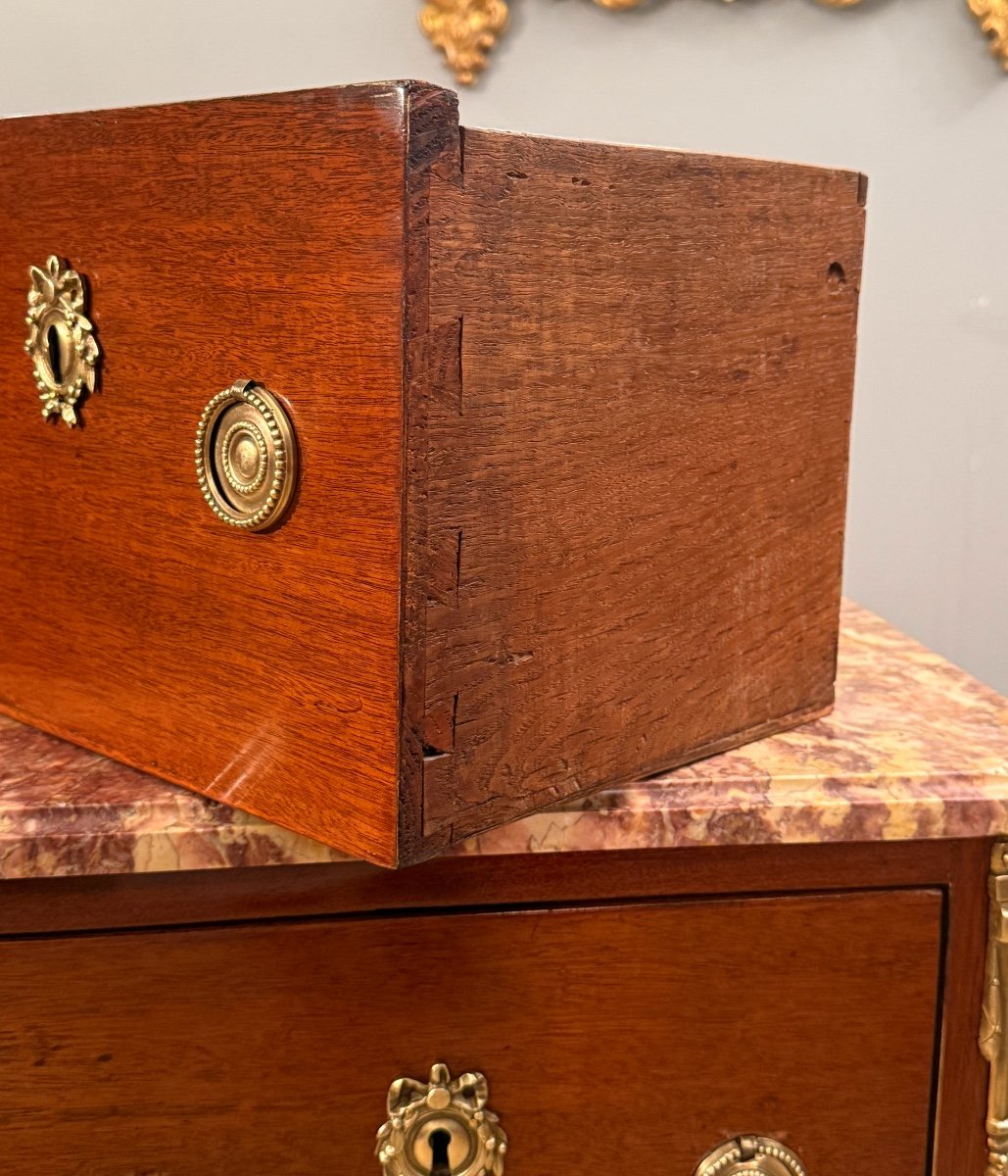 Petite Commode d'Entre Deux d'Epoque Transition Vers 1760-photo-4