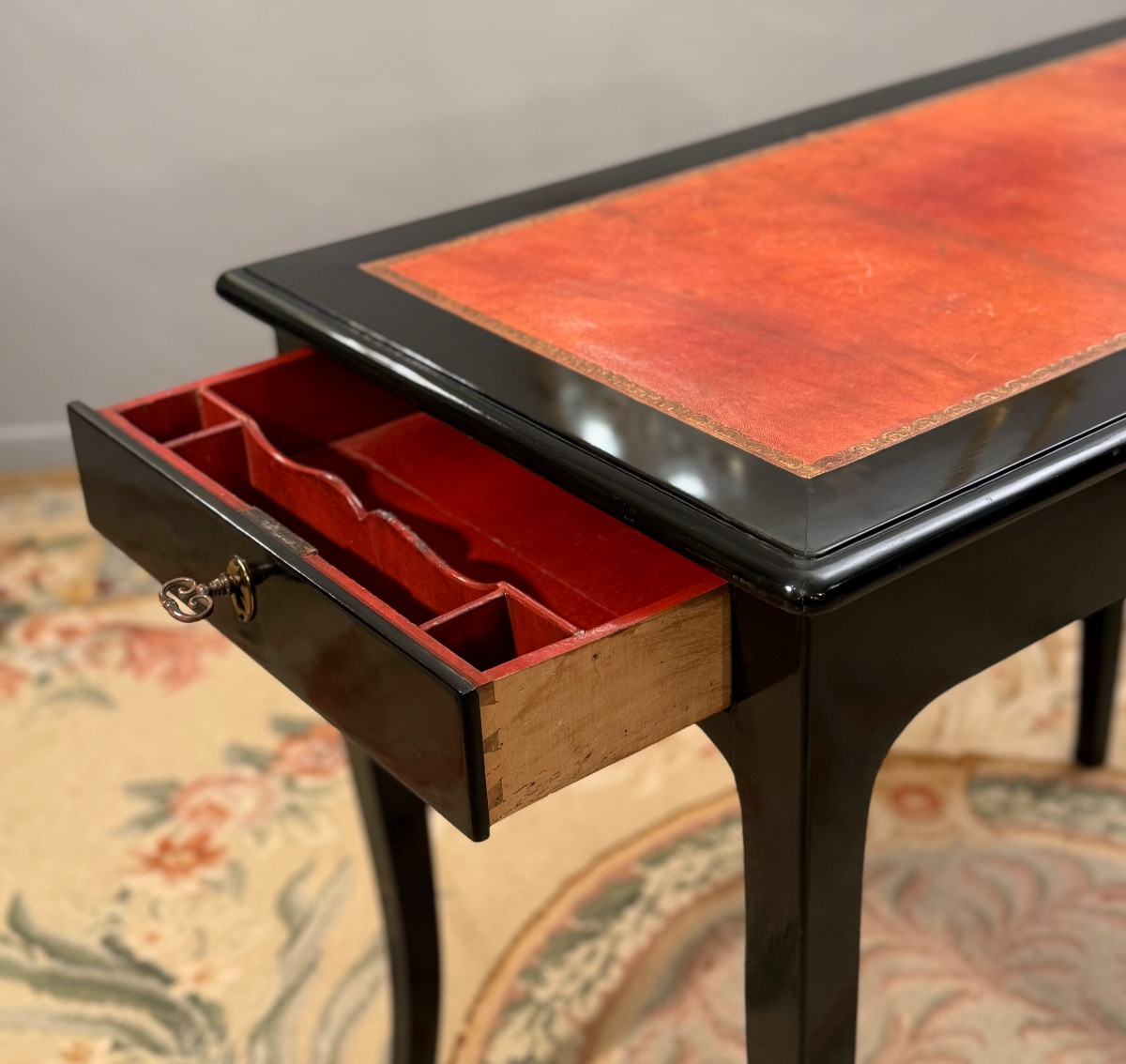 Louis XV Period Lacquered Writing Table Circa 1750-photo-2