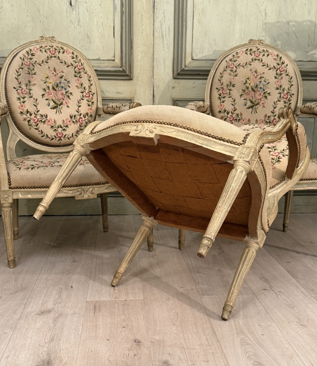 Suite De Trois Fauteuils En Bois Laqué d'Epoque Louis XVI Vers 1780-photo-5