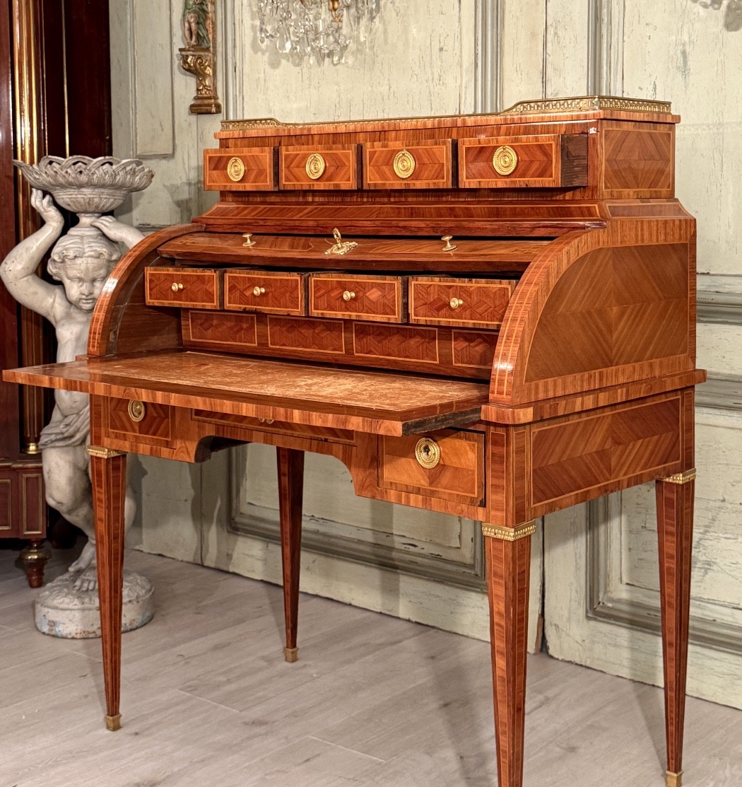 Louis XVI Style Cylinder Desk In Marquetry, 19th Century