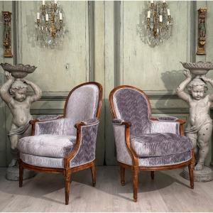 Suite De Deux Bergères d'Epoque Louis XVI Vers 1780