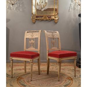 Paire De Chaises En Bois Laqué d'Epoque Directoire Vers 1795