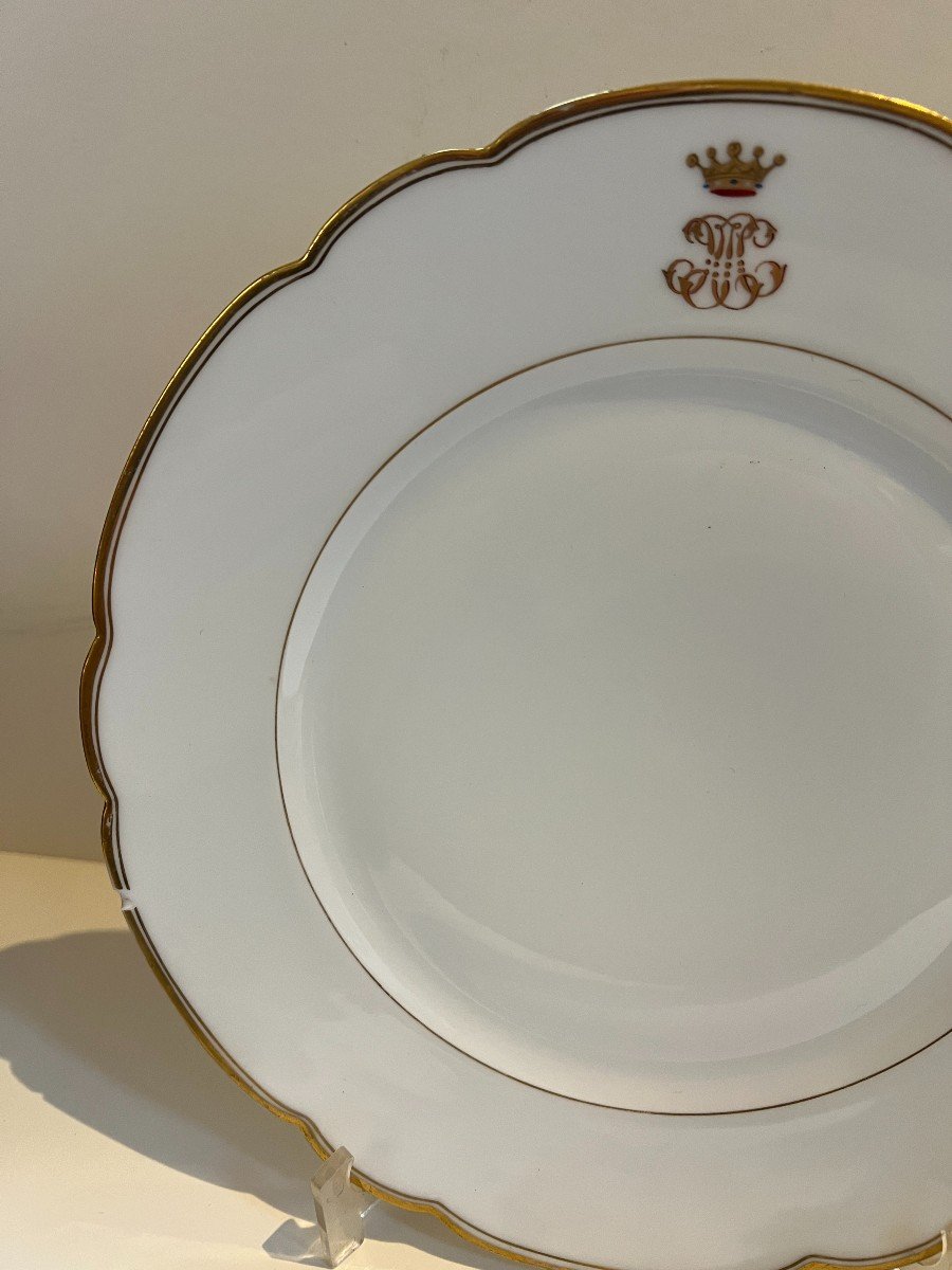 Assiette porcelaine de Paris XIX Iéme monogrammé réhaussé d'une couronne comtale.-photo-2