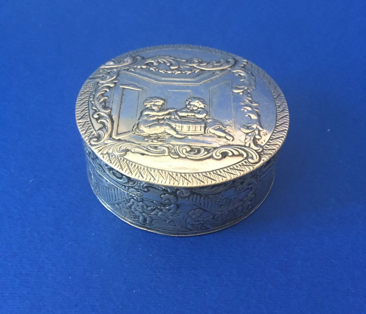 Round Box In Sterling Silver - German Work-photo-2