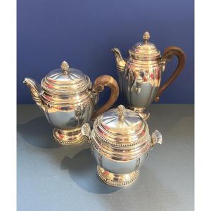 Set Of 3 Pieces Consisting Of 1 Coffee Pot, 1 Teapot And A Sugar Bowl In Silver-plated Art Deco Metal.