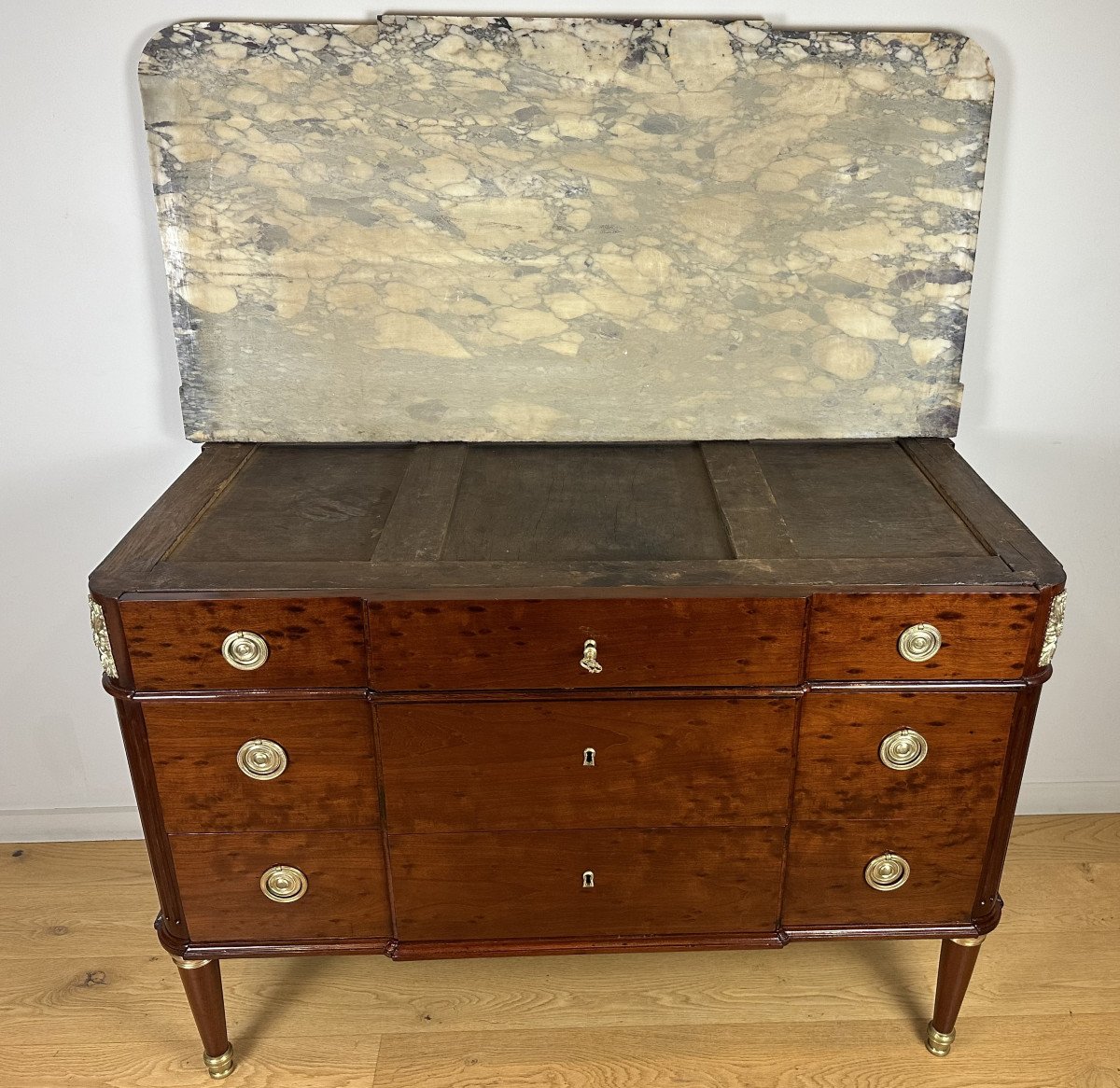 Jean-françois Leleu  A Louis XVI Mahogany Commode, Stamped By Jean-françois Leleu-photo-7