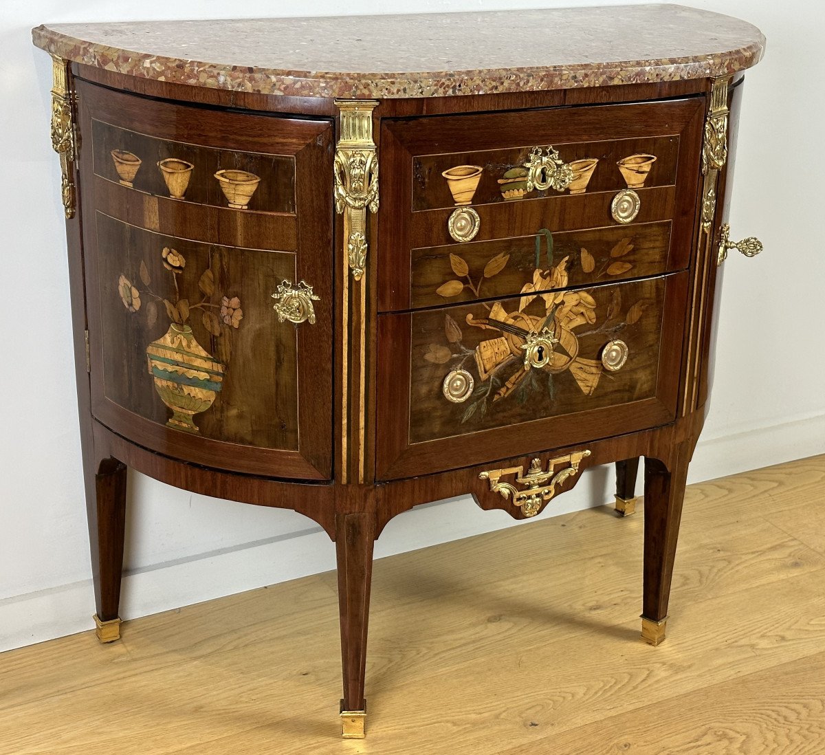 Commode Demi-lune D’époque Louis XVI Estampillée De Fidelys Schey. 