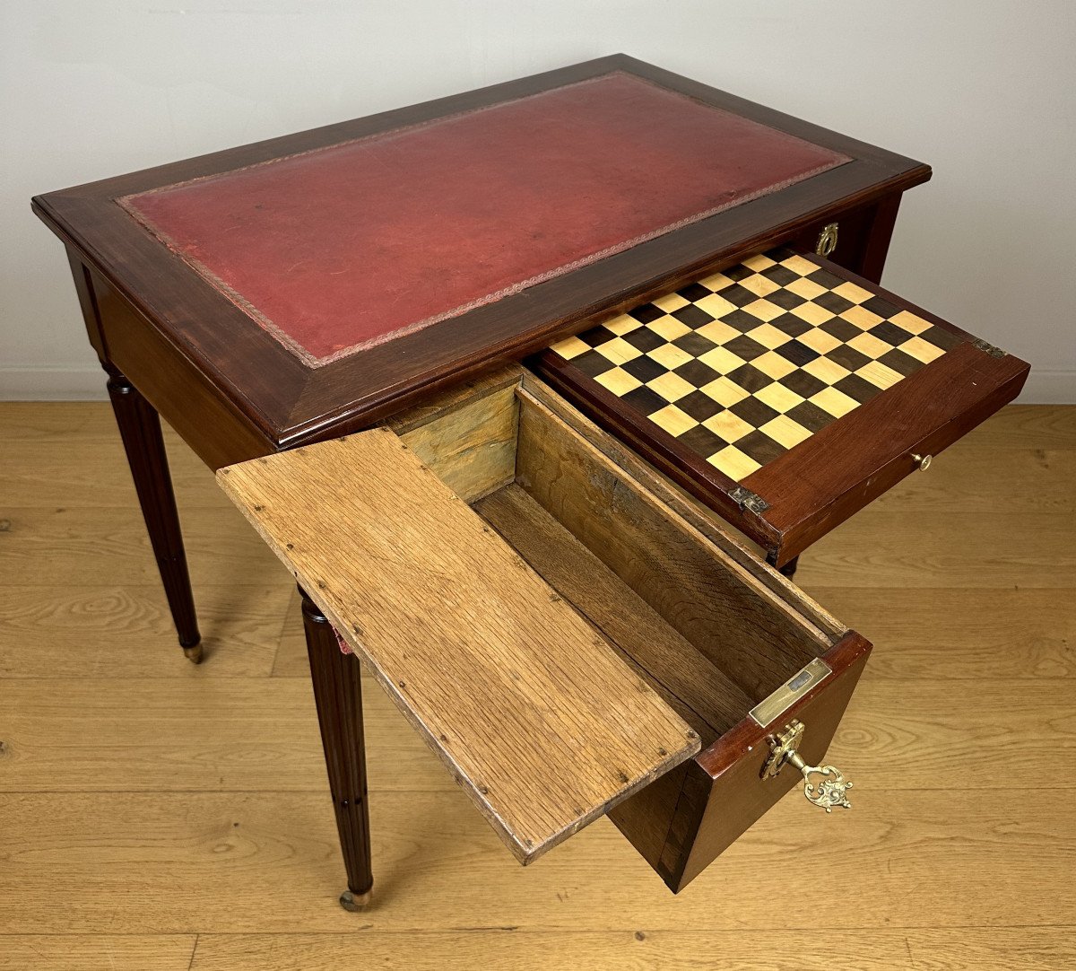 A Louis XVI  Small Desk-game Of Boudoir With Evolution 18th Century Circa 1780-photo-3