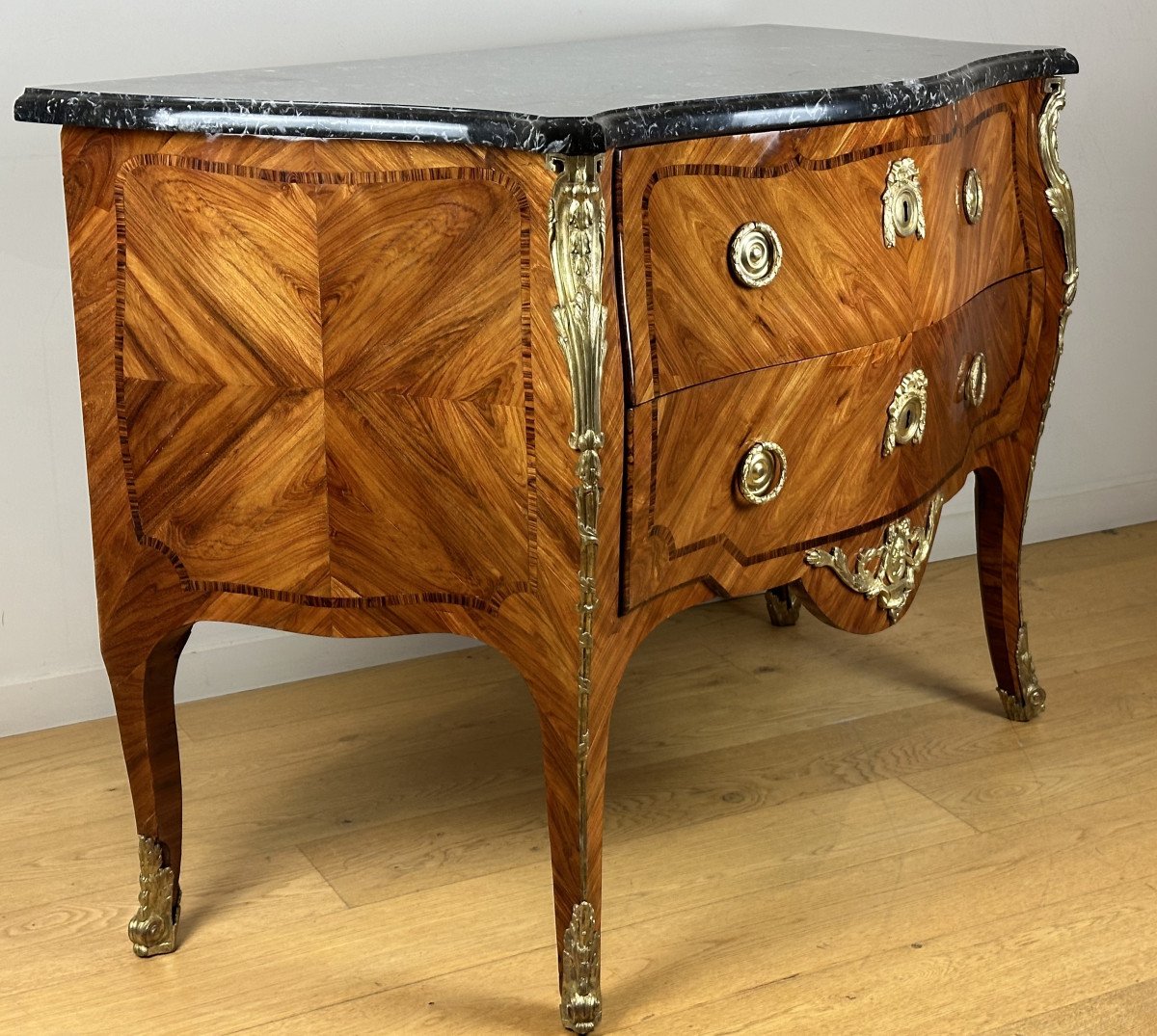 A Louis XV Commode Stamped André-pierre Jacot 18th Century Circa 1766 -1770-photo-4