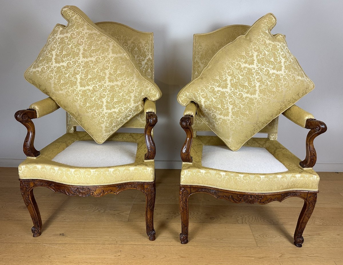 Pair Of Régence Walnut Armchairs, Early 18th Century Circa 1720 - 1730-photo-4