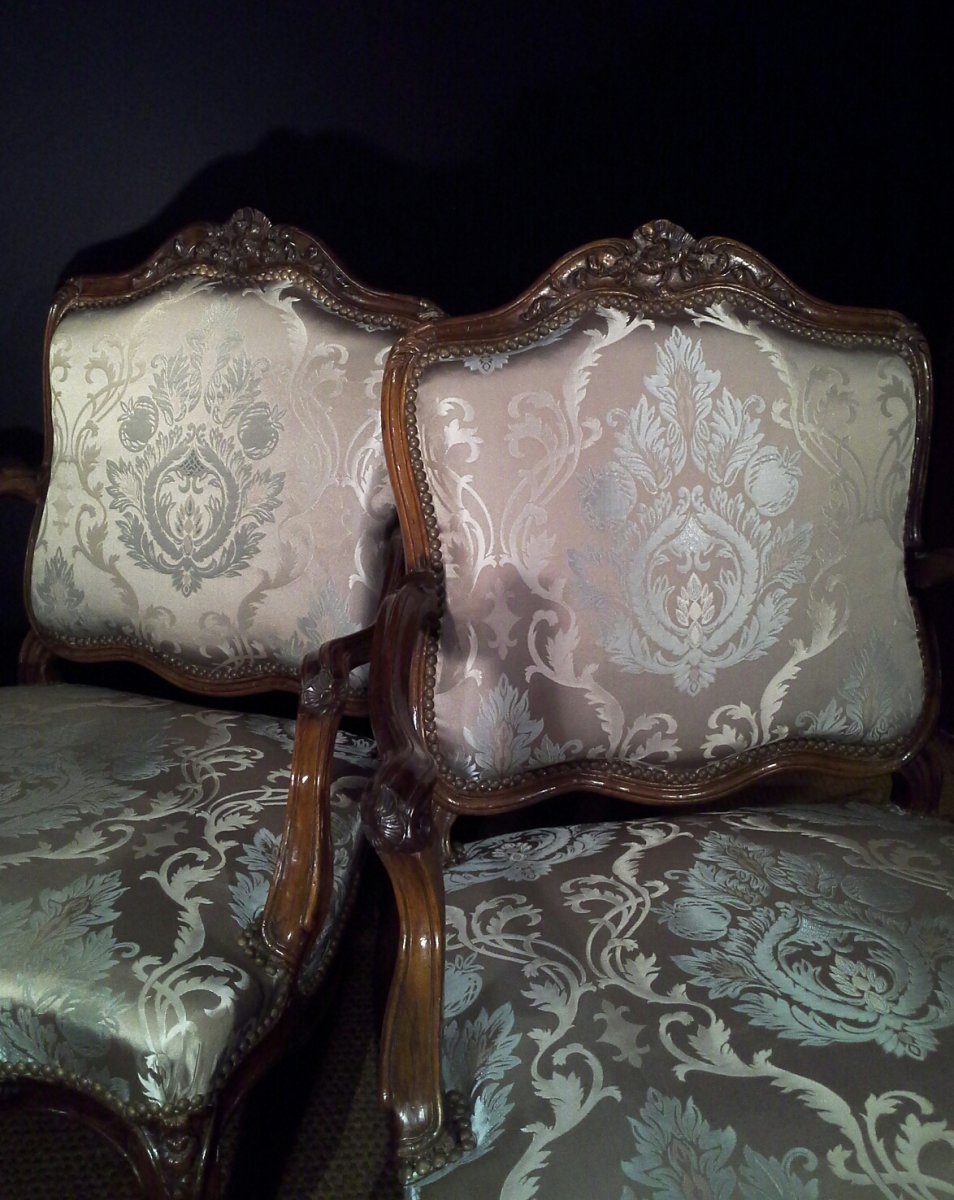 Paires De Fauteuils Lyonnais d'Une Série De Six D’époque Louis XV Attribués à Pierre Nogaret-photo-3