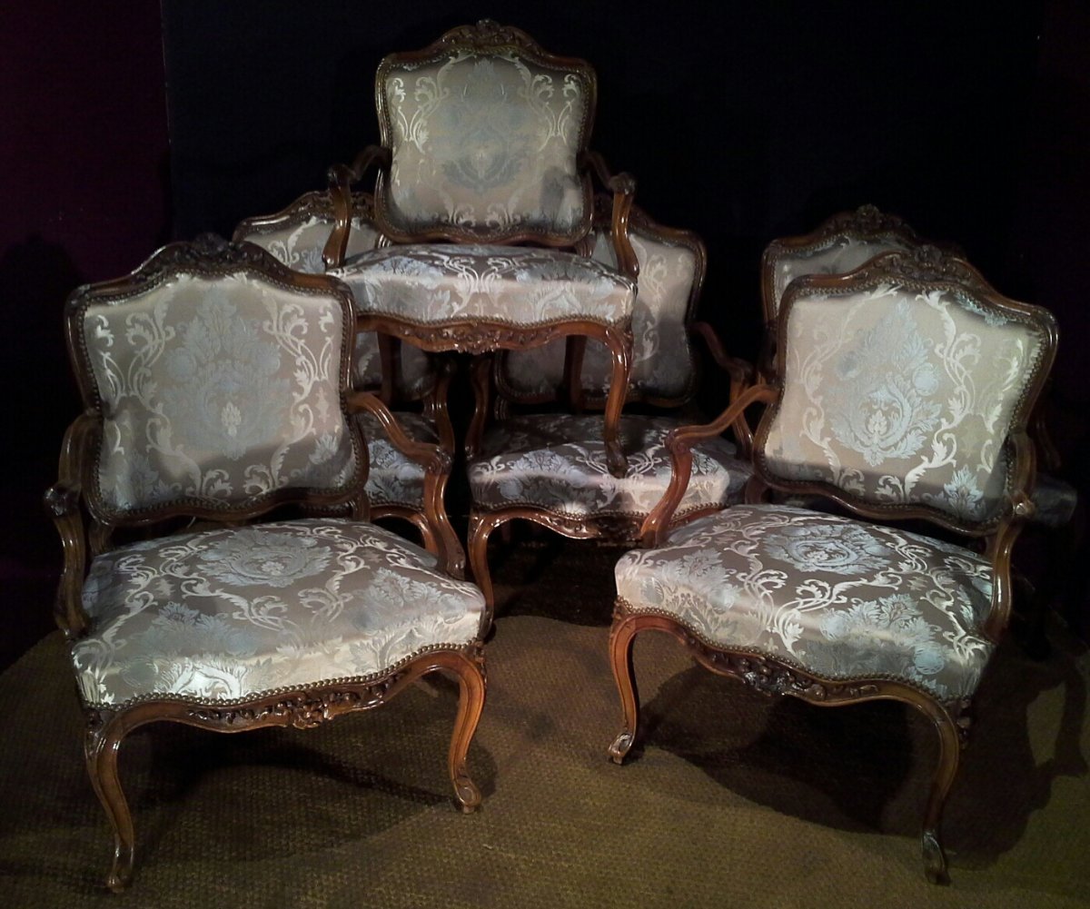 Paires De Fauteuils Lyonnais d'Une Série De Six D’époque Louis XV Attribués à Pierre Nogaret-photo-8